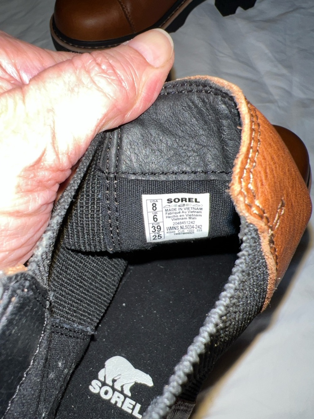 Sorel Now Leather Chelsea Ankle Boot velvet tan Sz. 8 pre-owned. Good cond. - Picture 6 of 8